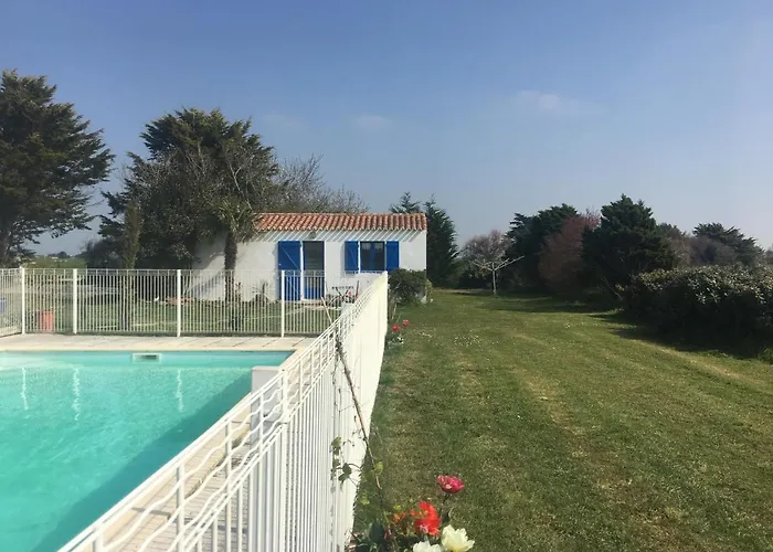 Studio avec piscine